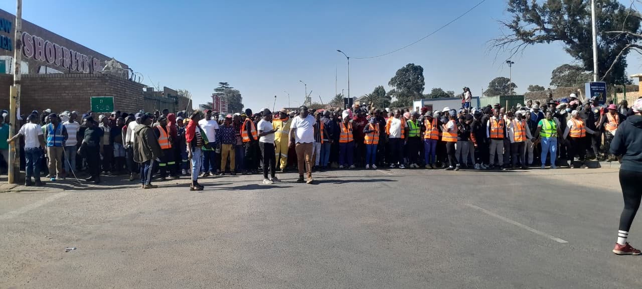 Hundreds take to the streets of Delmas demanding action from authorities
