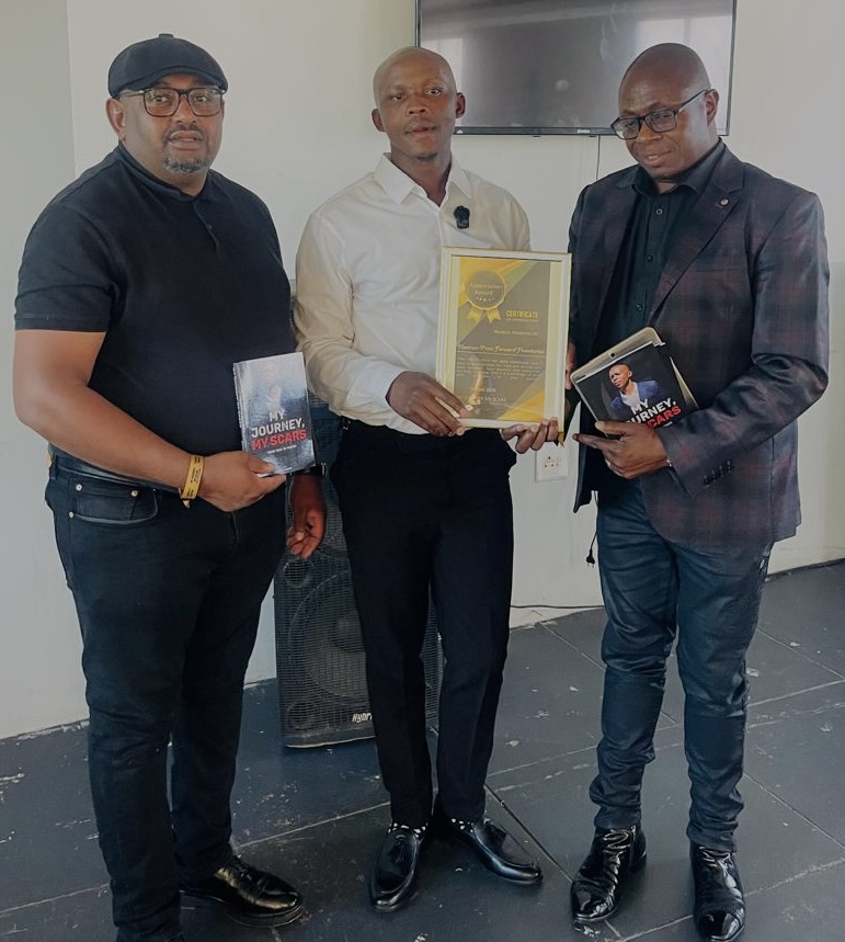 Machadodorp author celebrates full-house debut book launch