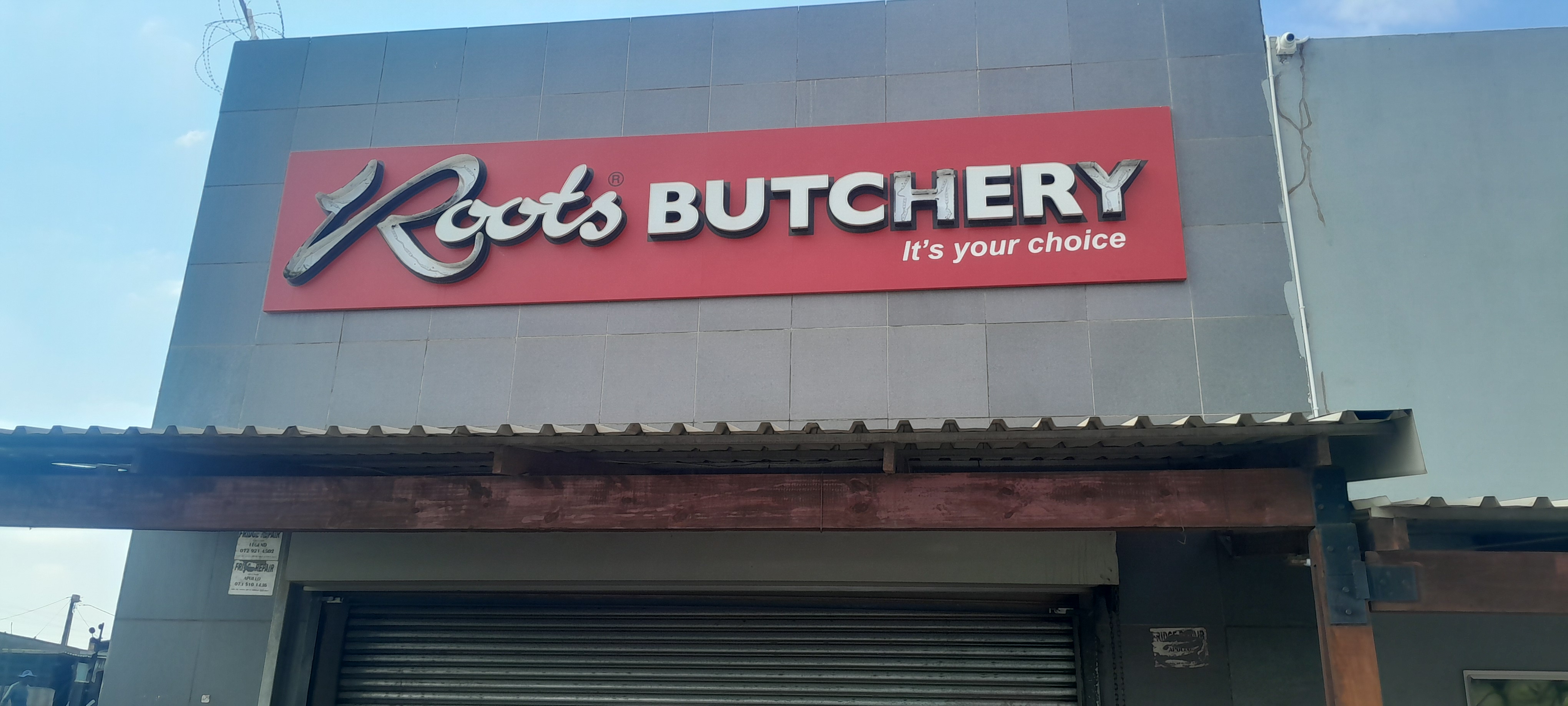 Employees block stock removal at Roots Delmas over salary dispute