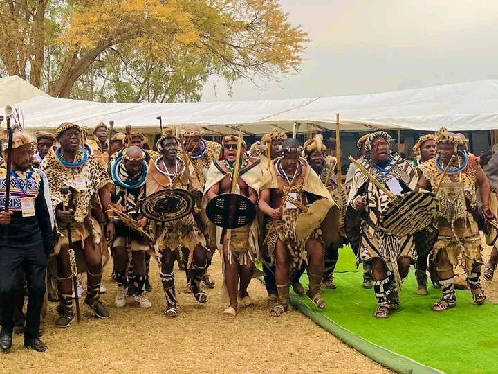 Ukuqakatheka koku gidinga imiyanya yamagugu, isintu Kanye namasiko